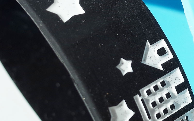 ラメ入りリストバンド