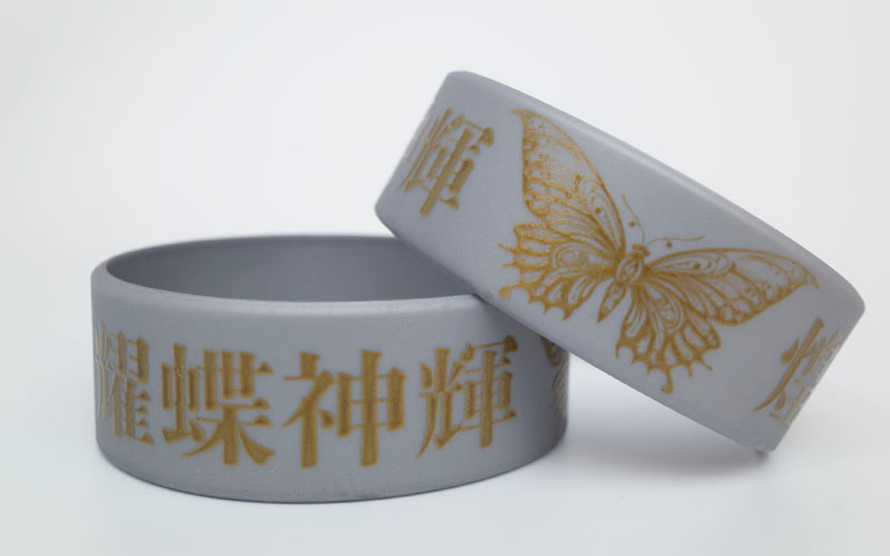 本体銀色にシルク印刷金色での製作