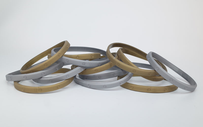 金銀ラバーブレスレット