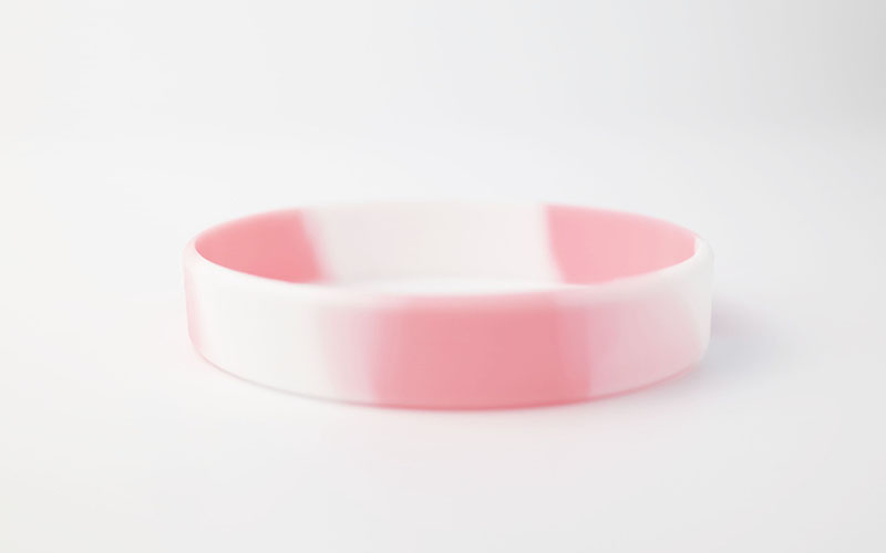 白とピンクのトーンリストバンド
