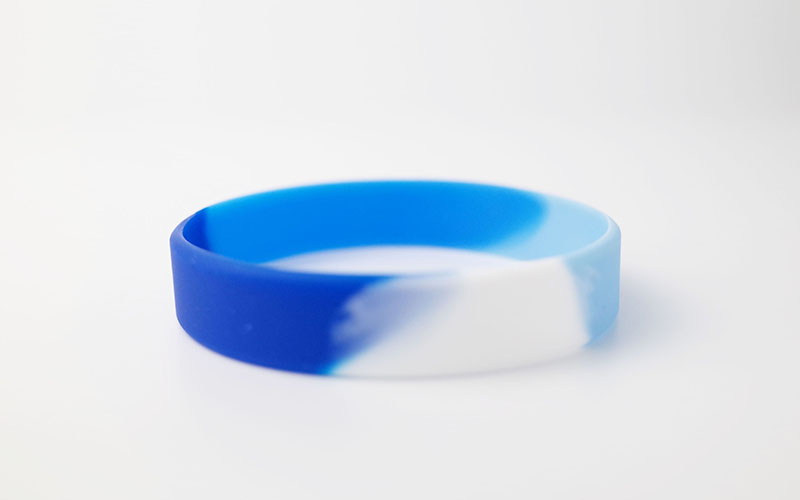 青系のトーンリストバンド