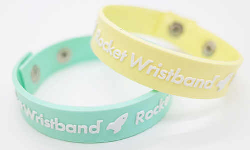 ボタン留めPVCリストバンド